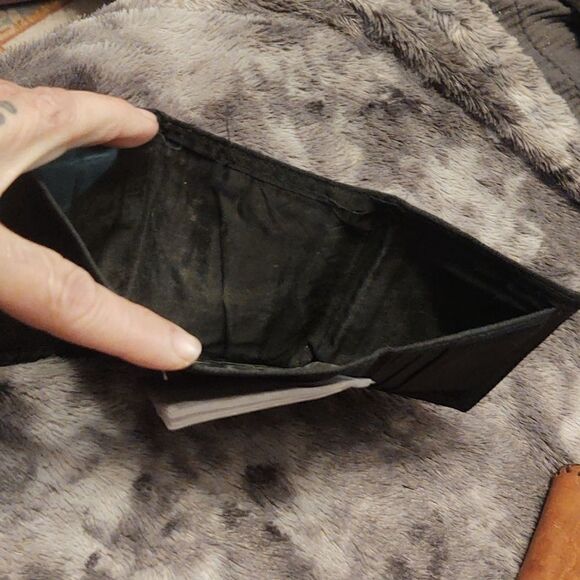 Vintage wallets and coin purse, hand-tooled & stitched - Picture 8 of 11